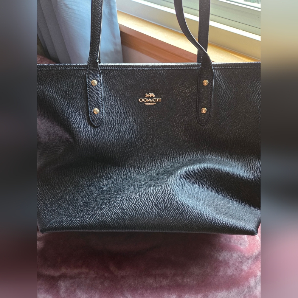 Authentic Coach Black Leather Tote Bag - 2022 - Picture 3 of 16